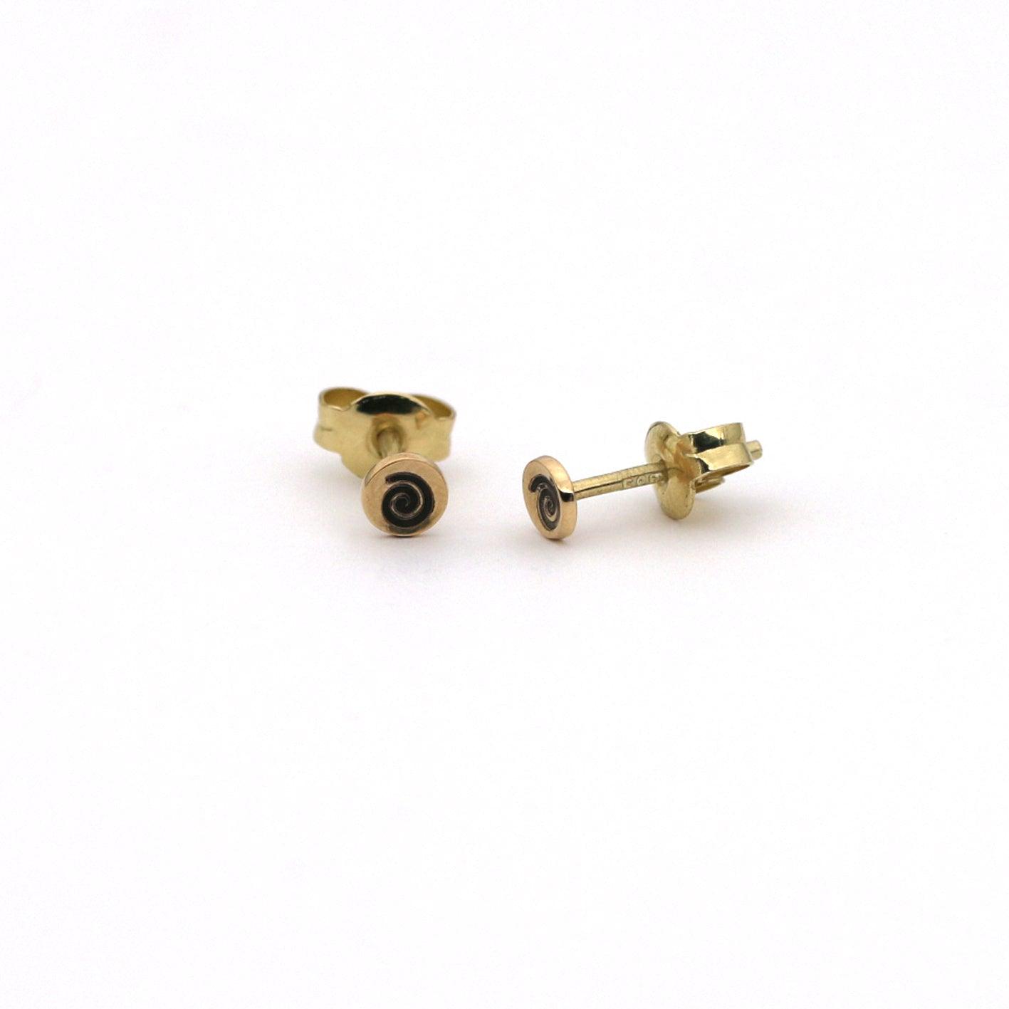 Weiblichkeit-Ohrstecker